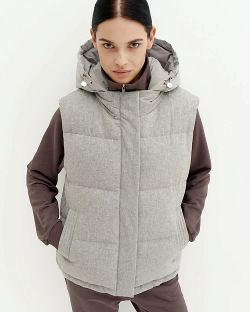 Жилет из пальтовой ткани, с отстегивающимся капюшоном, серый меланж