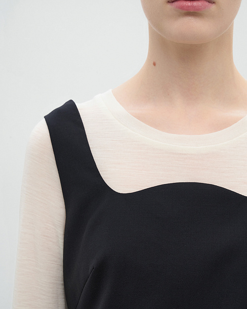 Платье мини с фигурным вырезом из шерсти, чёрный