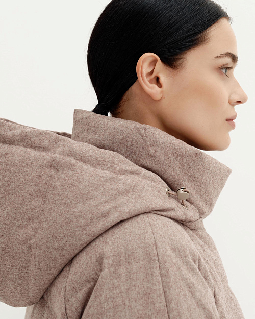 Пуховик из непромокаемой шерстяной пальтовой ткани с капюшоном, светло-коричневый