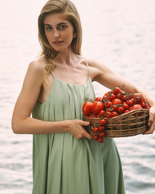 Платье сарафан на бретелях, длины макси, из бамбука, светло-зеленый